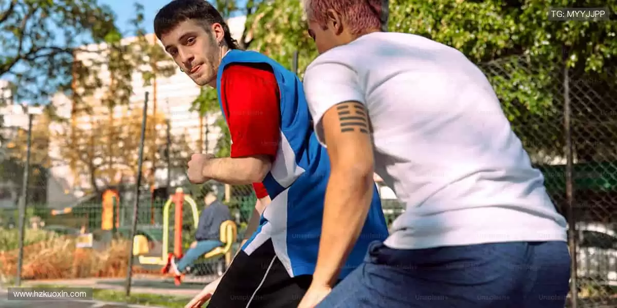 👕 球迷专属，个性定制！从球衣到潮 T，每一件都是你的主场战袍！